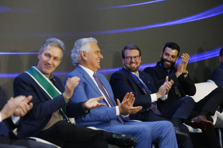 Leia mais sobre o artigo FICOMEX abre negócios com presença de autoridades nacionais e internacionais